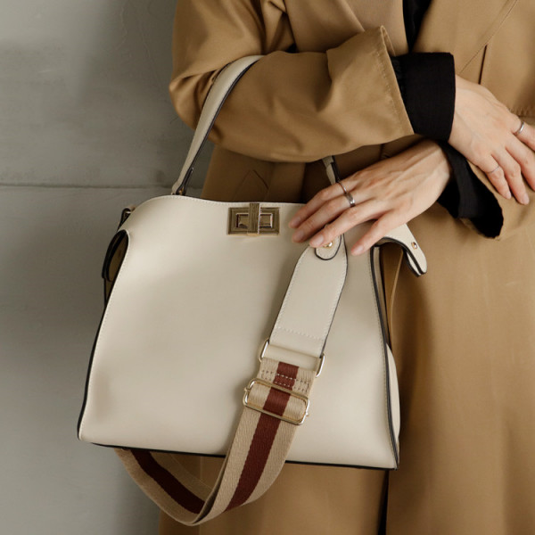 Japanese Tomomiyu leather like versatile shoulder bag